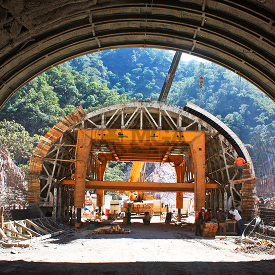 Capacitación en campo con equipo de protección personal